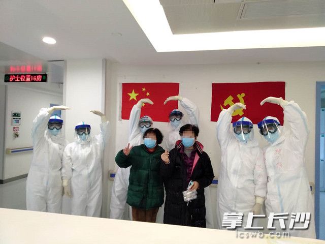 充滿友愛的醫(yī)患。