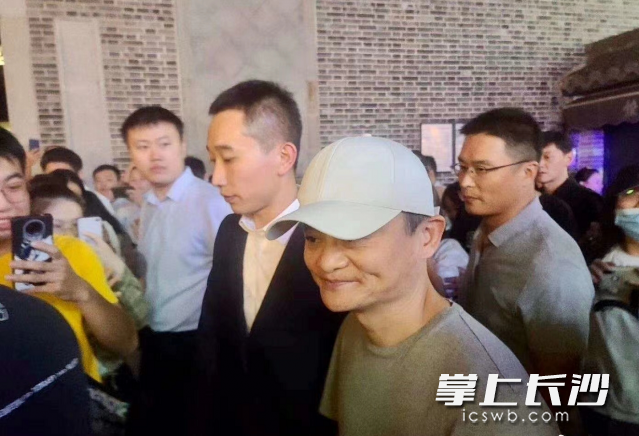 馬云打卡長沙老街,。