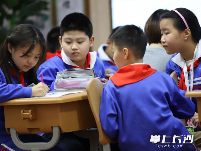 課堂小組討論中