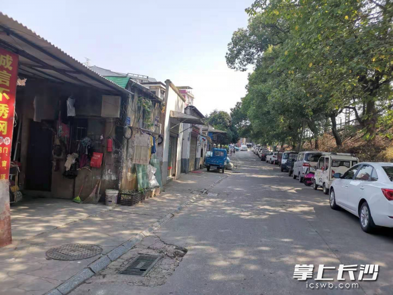 下新市街鐵路沿線改造前舊貌,。長沙晚報(bào)通訊員 陳敏 攝