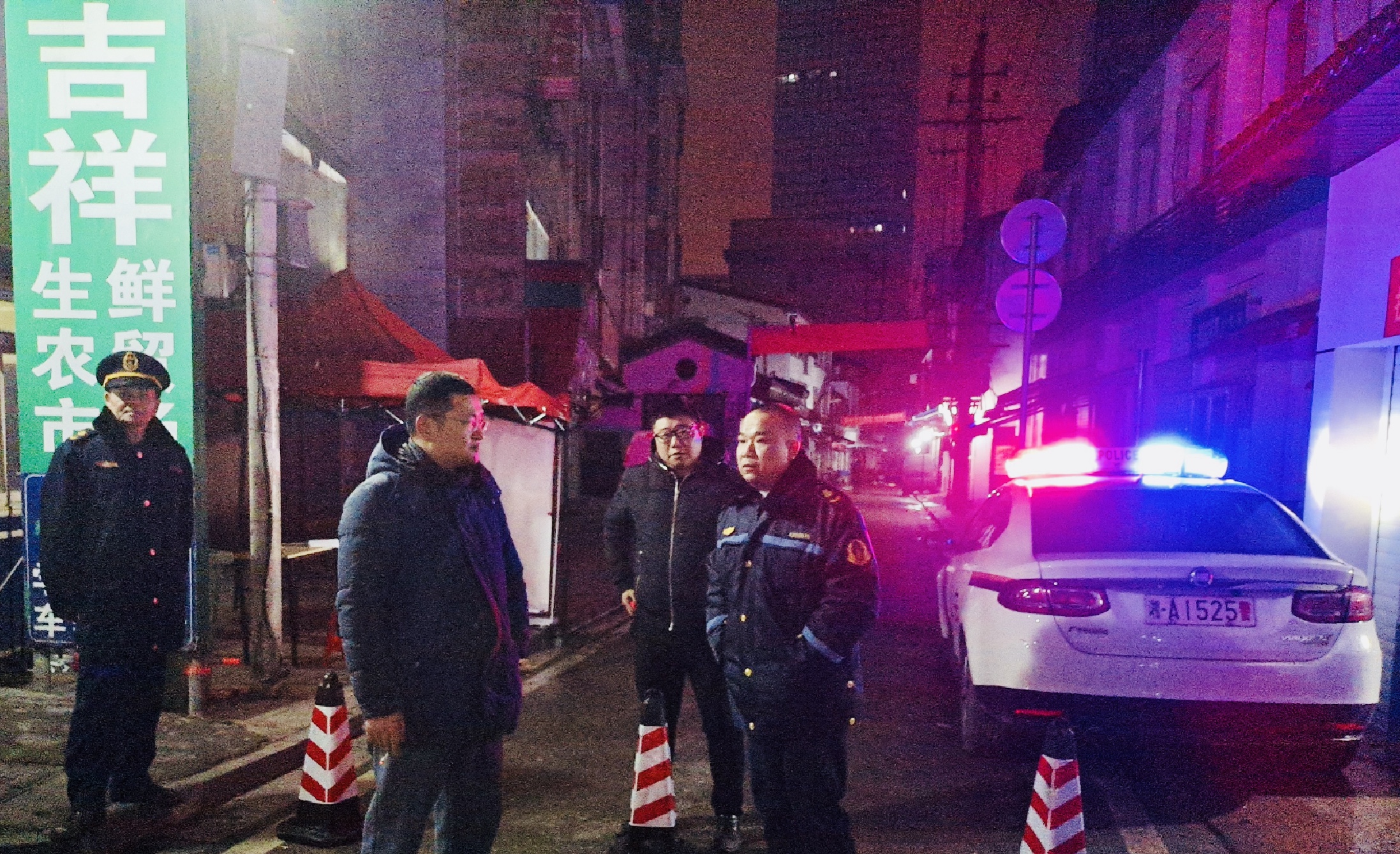 吉祥巷生鮮市場將是當(dāng)街殺雞剖魚的店鋪分流的正規(guī)市場之一。 通訊員 陳素婷 攝