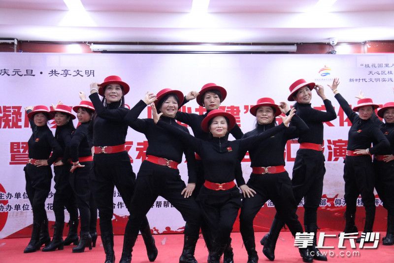 老年大學(xué)結(jié)業(yè)匯報演出,。
