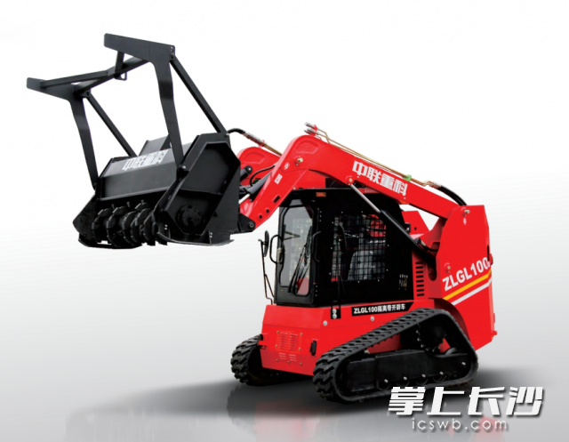 中聯(lián)重科打造的全球首款森林隔離帶開(kāi)辟車(chē),。通訊員丁未供圖