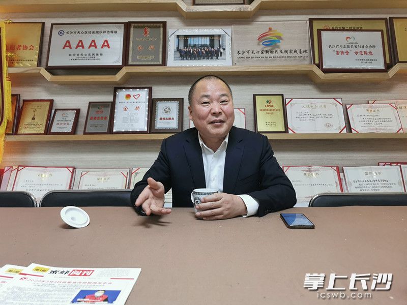 楊士泉接受本報記者采訪，暢聊留守長沙過年的計劃,。長沙晚報全媒體記者劉樹源攝