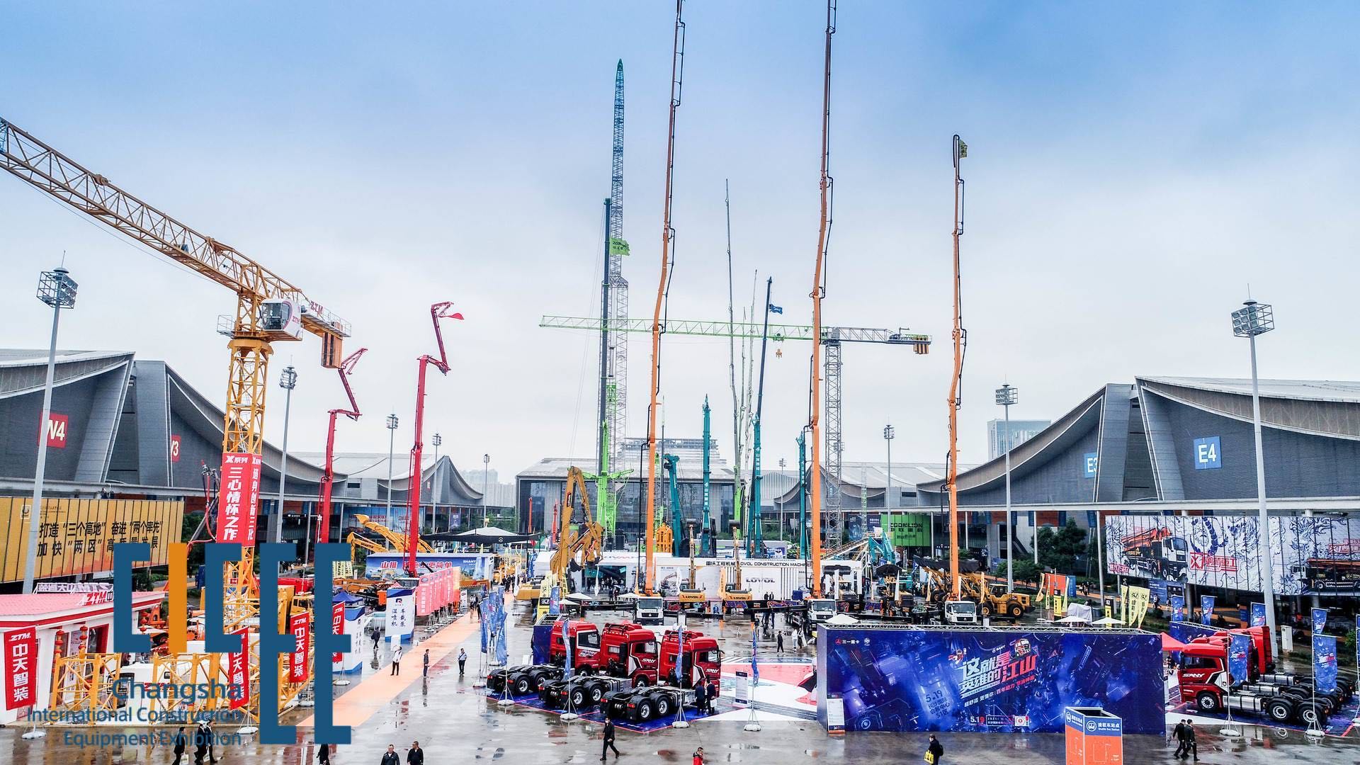 圖為2021長沙國際工程機械展現(xiàn)場,。