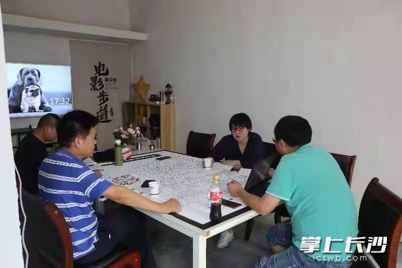 柏林電影節(jié)新生代特別獎獲得者黃驥策劃打造街區(qū)沉浸式劇本殺。