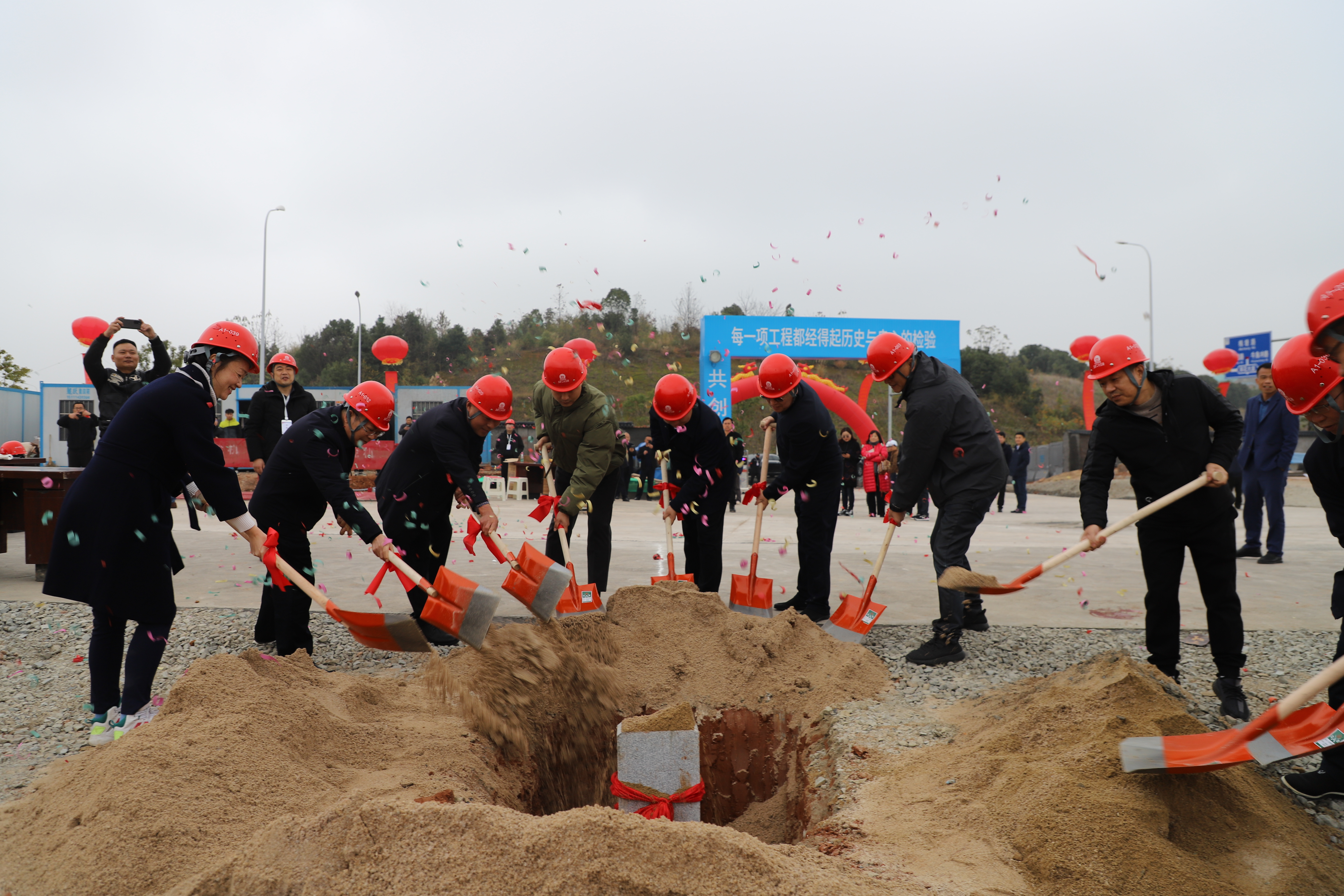 16日,，位于雨花電商物流中心的盒馬鮮生長沙運營中心暨申通長沙智慧物流產(chǎn)業(yè)園啟動開工,。長沙晚報通訊員 周思佳  攝