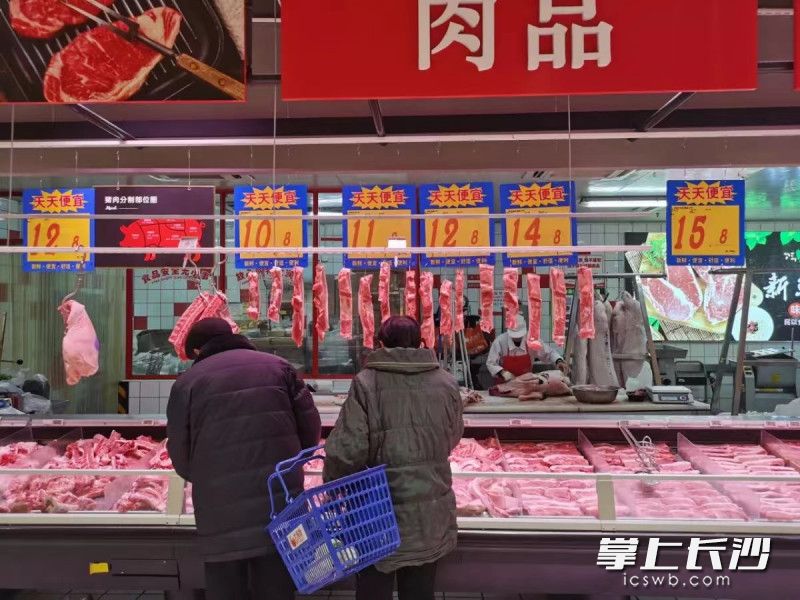 天心區(qū)各種肉類食品價(jià)平供應(yīng)穩(wěn)。