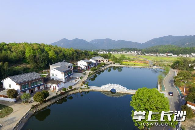 全國文明村金龍鎮(zhèn)燎原村航拍圖