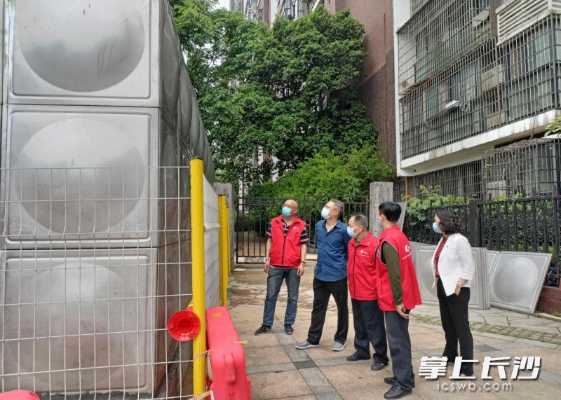 臨時水箱建設順利完工。長沙晚報全媒體記者 王斌 攝