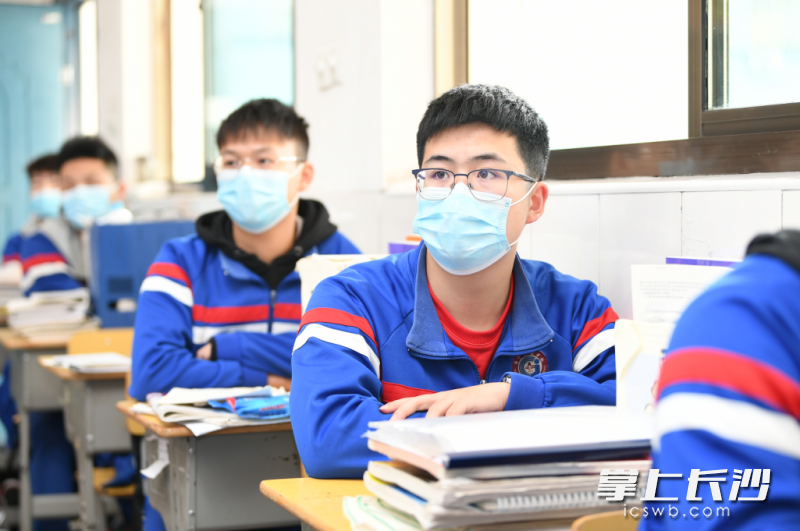 長(zhǎng)沙財(cái)經(jīng)學(xué)校學(xué)生在上課,。