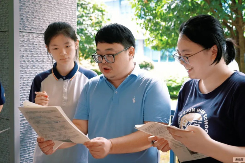 周祿豐老師上課生動(dòng)且有深度,，深受學(xué)生喜愛。長沙晚報(bào)通訊員 范嘉樹 攝