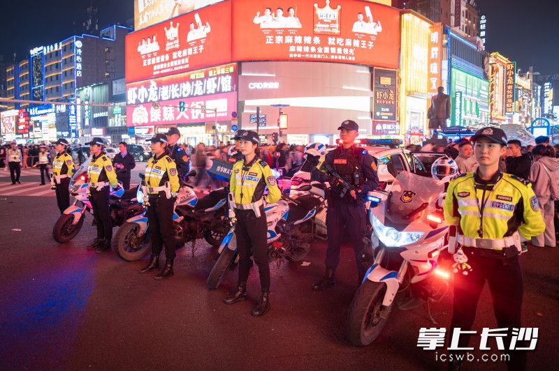 民警全力守護平安。