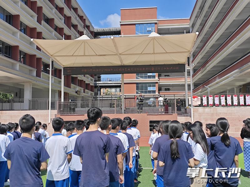 普及消防安全知識,，助力創(chuàng)建平安校園。長沙晚報通訊員 楊慧 供圖