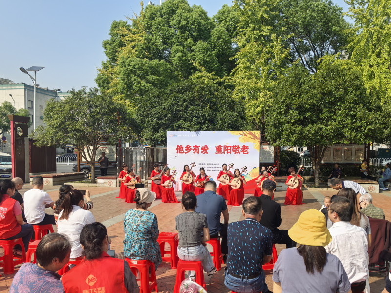 永祥社區(qū)開(kāi)展重陽(yáng)節(jié)文藝活動(dòng),。圖片由受訪者提供