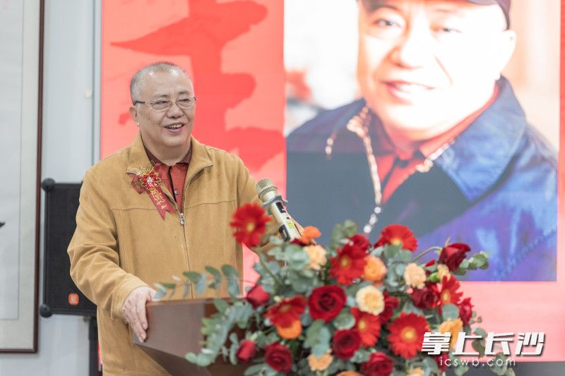 唐之享先生分享了自己對養(yǎng)生與書法結合的獨特見解,，鼓勵年輕人學習書法,，從筆中認識養(yǎng)生之趣