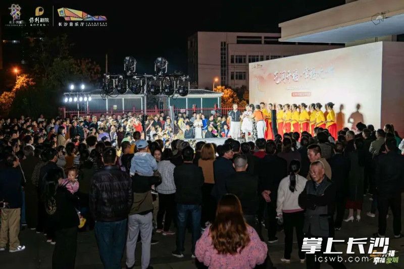 演出現(xiàn)場(chǎng),。