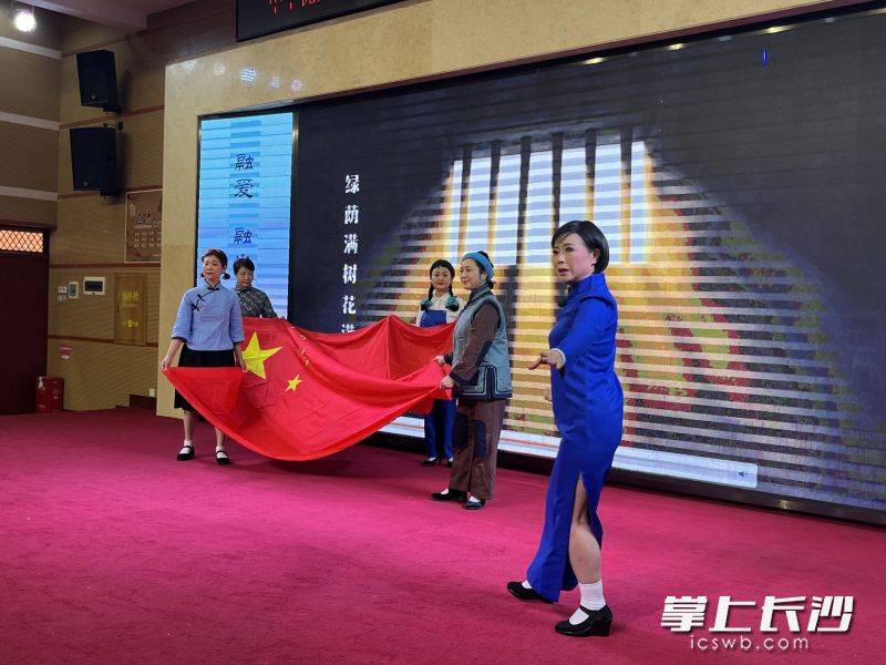 雨旸藝術(shù)團帶來的經(jīng)典京劇選段,，將現(xiàn)場氣氛推向高潮。