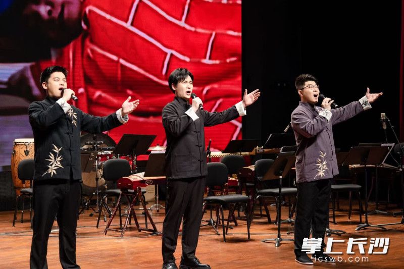 演員激情放歌,。