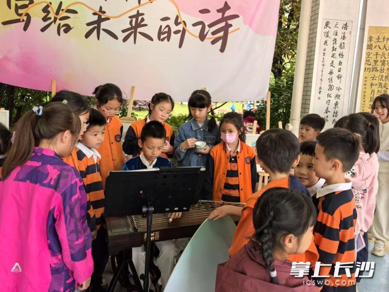 閱讀節(jié)期間，同學(xué)們以“未完成的韻腳,，寫(xiě)給未來(lái)的詩(shī)”為主題寫(xiě)了不少優(yōu)秀的詩(shī)歌,。均為長(zhǎng)沙晚報(bào)通訊員胡賽花供圖