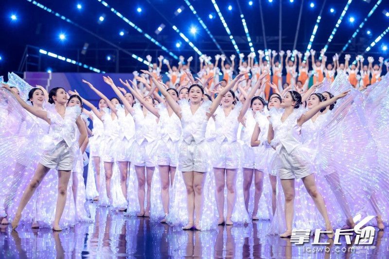 《飛向星空》演出照,。