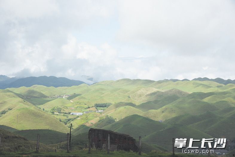 位于城步縣的南山牧場,，如今牧業(yè)和旅游業(yè)興旺發(fā)達(dá),。