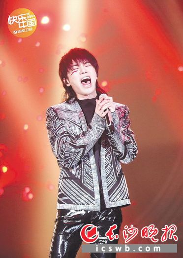 華晨宇?yuàn)Z得《歌手·當(dāng)打之年》“歌王”稱號,。