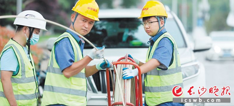 長沙移動以科技和大數(shù)據(jù)為長沙騰飛添翼,，和800萬長沙人民一起開啟5G時代美好未來?！≠Y料圖片