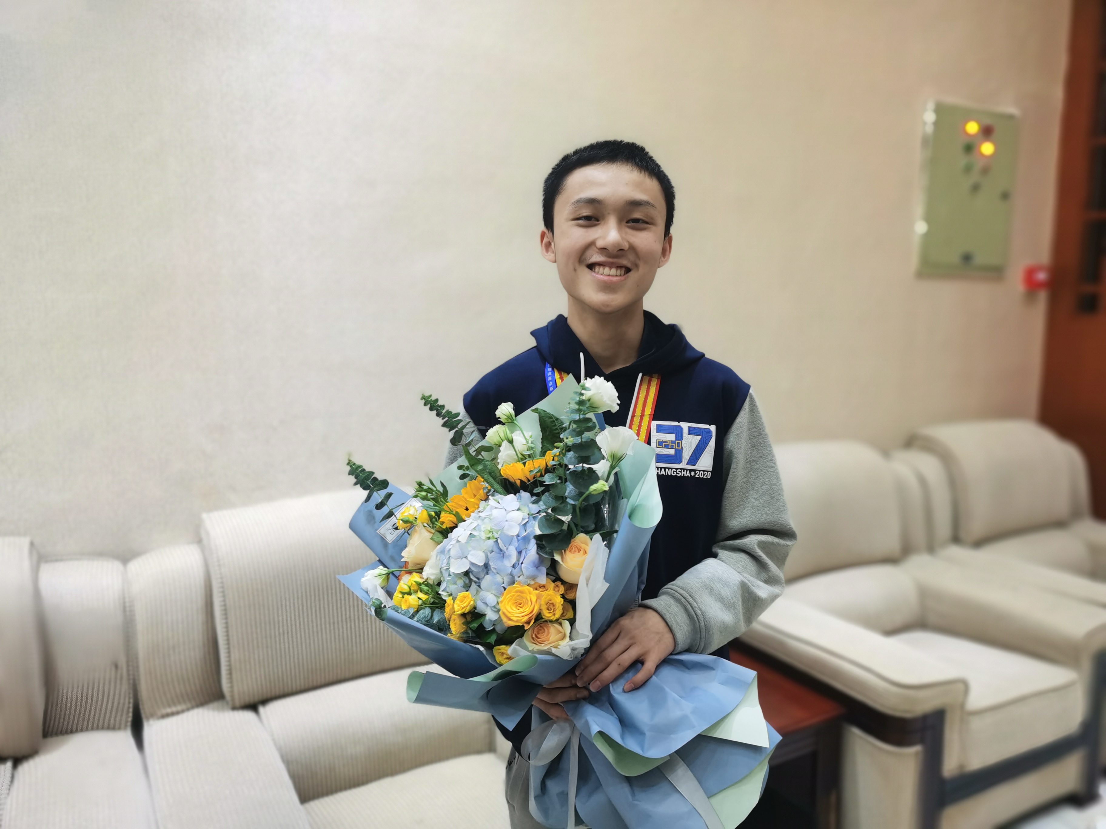 總分第一名長郡中學張賓同學