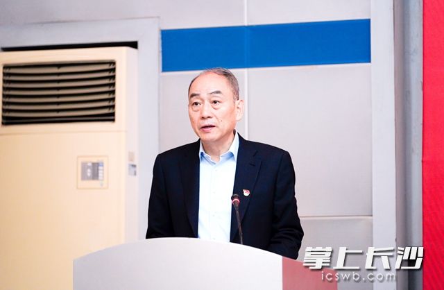 中聯(lián)重科黨委書記、董事長,、CEO詹純新勉勵員工黨史學習教育是正當其時的精神洗禮,。