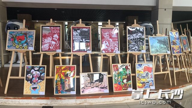 4月21日,，長沙高新區(qū)金橋小學(xué)開展了一場特殊的紅色美術(shù)展。