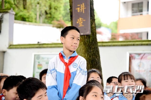 現(xiàn)如今的幸福生活來之不易,，我們要好好學習,。