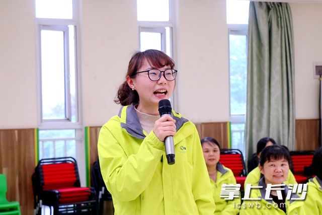 各組參賽者精神飽滿,，踴躍答題，現(xiàn)場(chǎng)氛圍十分活躍,。