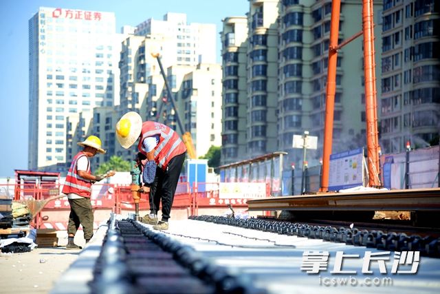 長沙地鐵6號線麓谷體育公園機(jī)鋪基地建設(shè)正酣,。