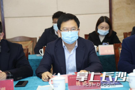 長沙市社科聯(lián)黨組書記姚建剛發(fā)言