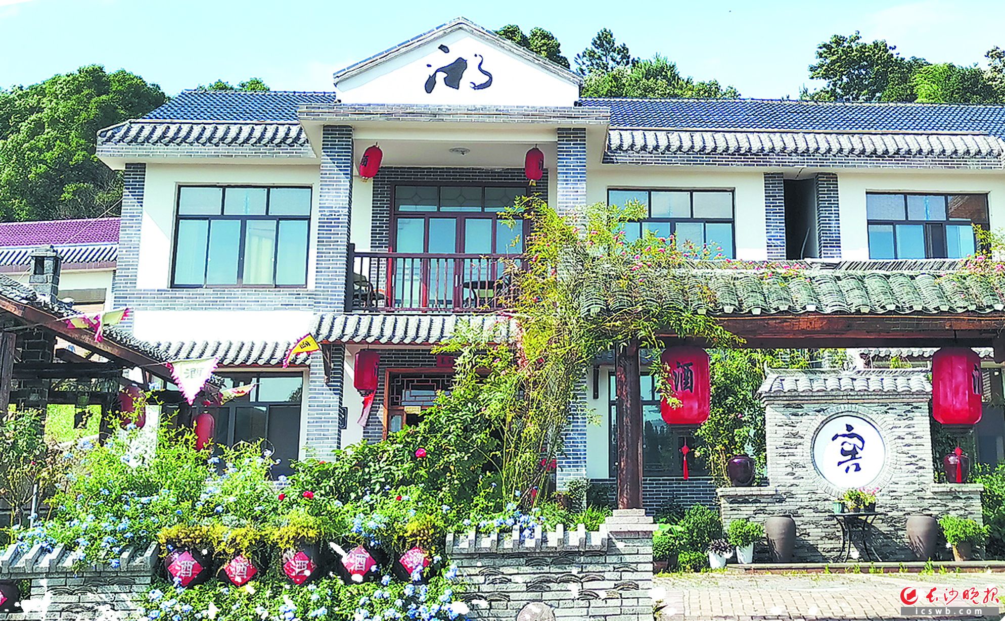 系列政策的陸續(xù)兌現(xiàn),，讓鄉(xiāng)村振興產(chǎn)業(yè)人才信心更足、干勁倍增,，為深入實(shí)施強(qiáng)省會(huì)戰(zhàn)略貢獻(xiàn)“鄉(xiāng)村”力量,。圖為以獨(dú)特的“三產(chǎn)融合”模式發(fā)展成為“鄉(xiāng)村振興示范區(qū)”的湘都生態(tài)產(chǎn)業(yè)園。長(zhǎng)沙市委組織部 供圖