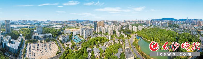 高空眺望麓谷,，一幅生動(dòng)圖景躍然眼前,。黃宏江攝