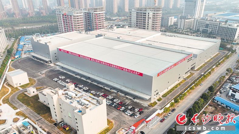 水羊全球面膜智能生產(chǎn)基地總占地面積160畝,，總建筑面積18萬平方米。長沙晚報(bào)全媒體記者 劉曉敏 鄧迪 攝影報(bào)道