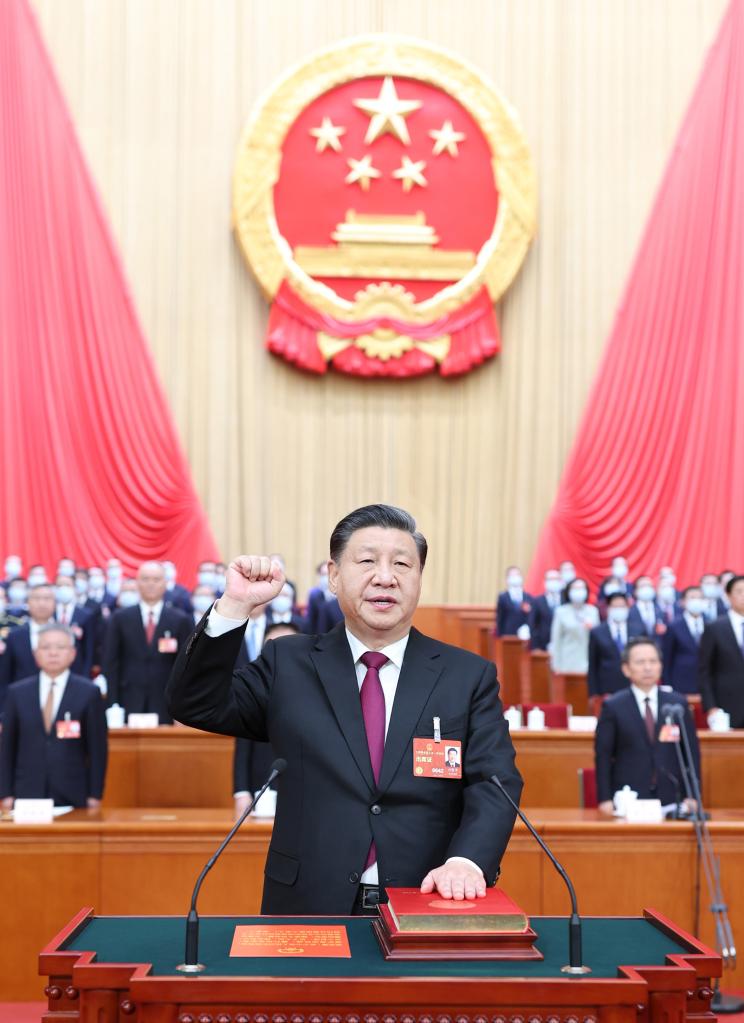 2023年3月10日，習(xí)近平進(jìn)行憲法宣誓,。新華社記者 鞠鵬 攝