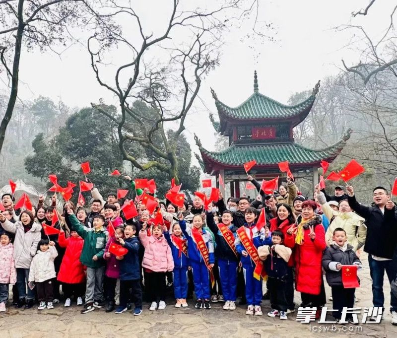 大年初一,，岳麓山景區(qū)接待游客3萬(wàn)人次。景區(qū)供圖