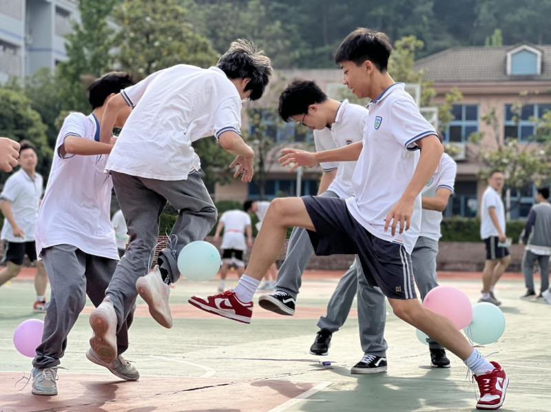 豐富的活動為學(xué)生減壓,。