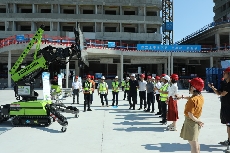 8月9日,，2024年湖南省智能建造暨質量安全標準化項目觀摩會在中建三局中聯(lián)智慧產業(yè)城宿舍樓項目順利舉行,。均為受訪者供圖