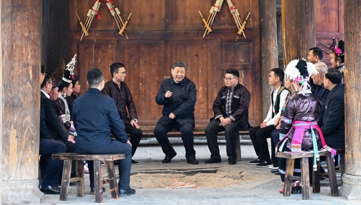 3月17日，習(xí)近平在貴州黔東南侗寨考察,，與村民圍坐火塘共話鄉(xiāng)村全面振興,。