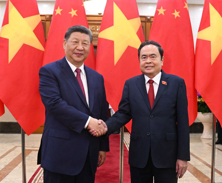 4月14日晚,，國家主席習(xí)近平在越共中央駐地會(huì)見越南國會(huì)主席陳青敏,。新華社記者 謝環(huán)馳 攝